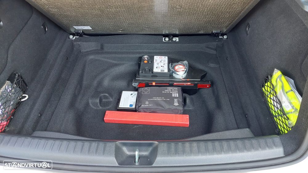 Mercedes-Benz GLA 180 - 9