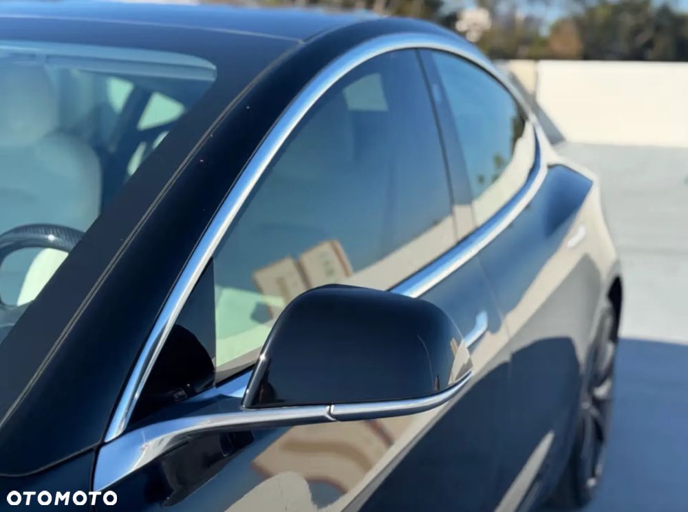 Tesla Model 3 Langstreckenbatterie Allradantrieb Dual Motor Performance - 13