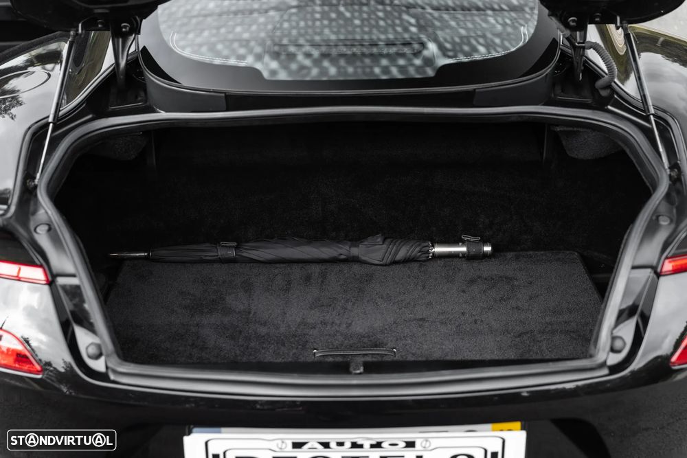 Aston Martin Vanquish - 32