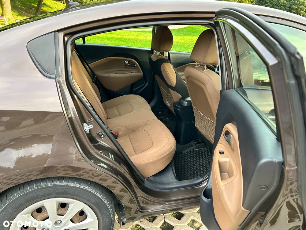 Kia Rio 1.4 XL - 24
