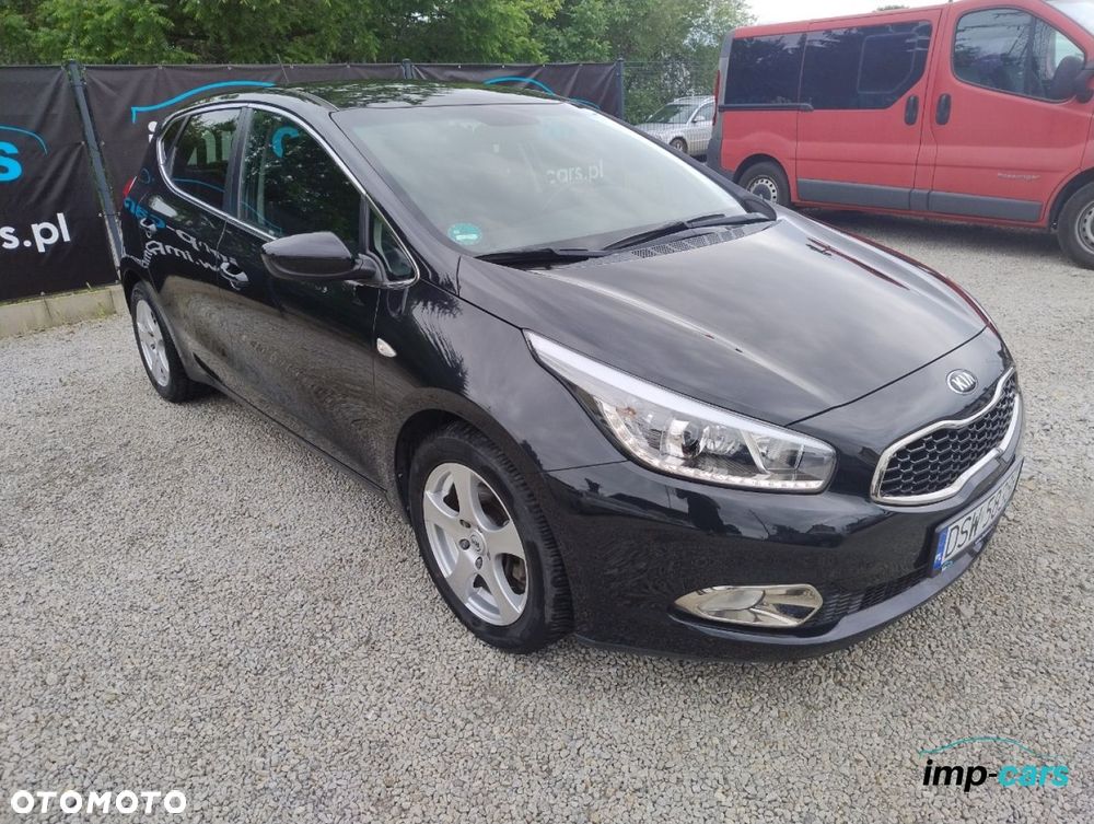 Kia Ceed - 4