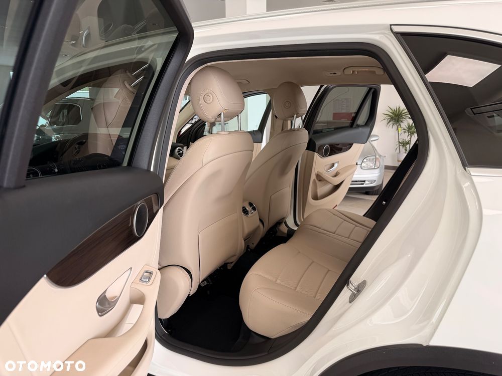 Mercedes-Benz GLC - 25