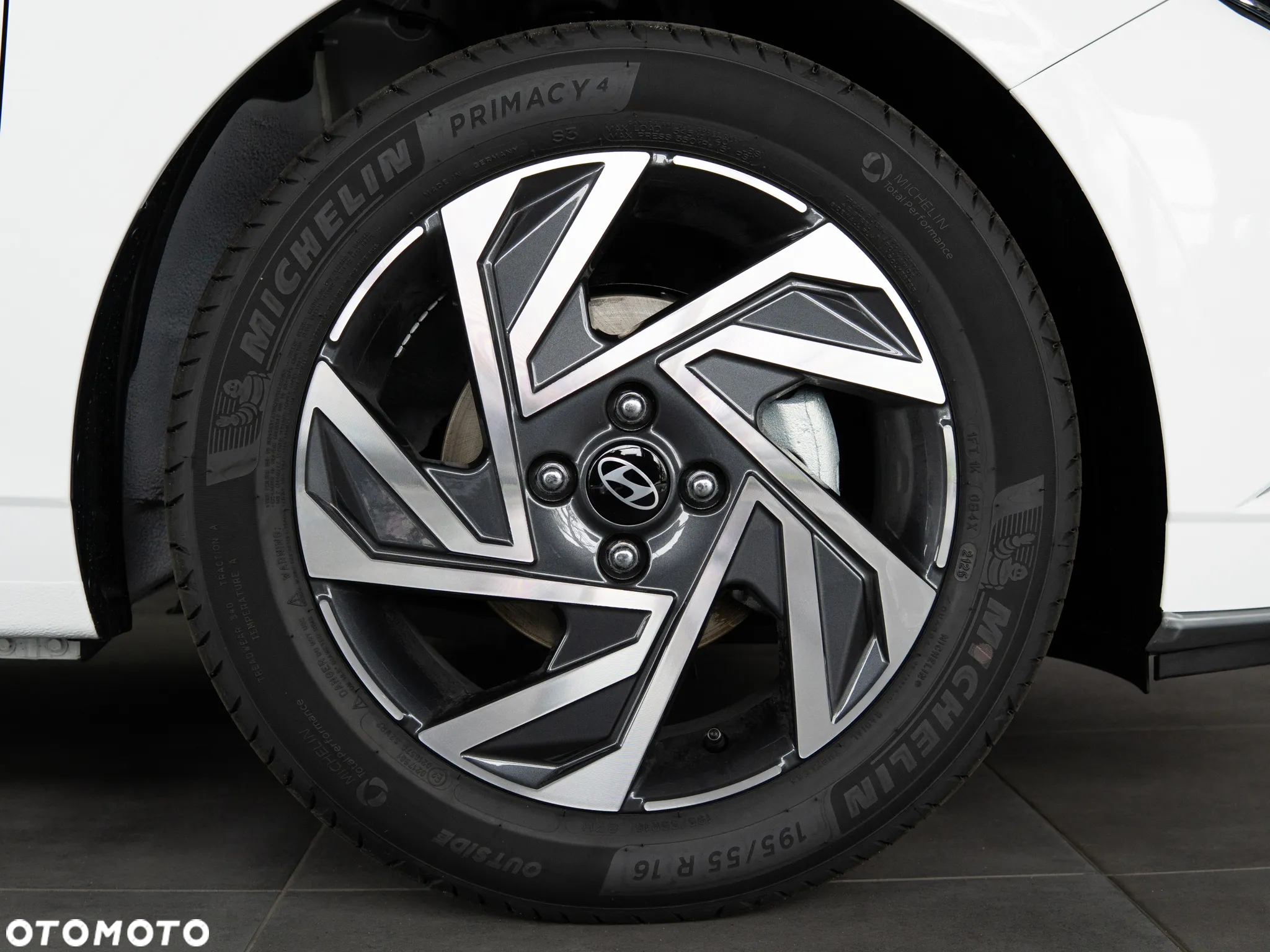 Hyundai i20 1.2 Modern - 8
