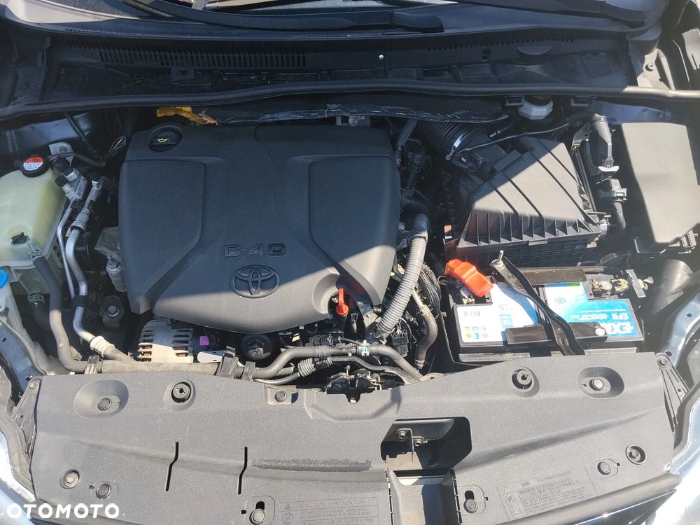 Toyota Avensis 2.0 D-4D Premium - 13