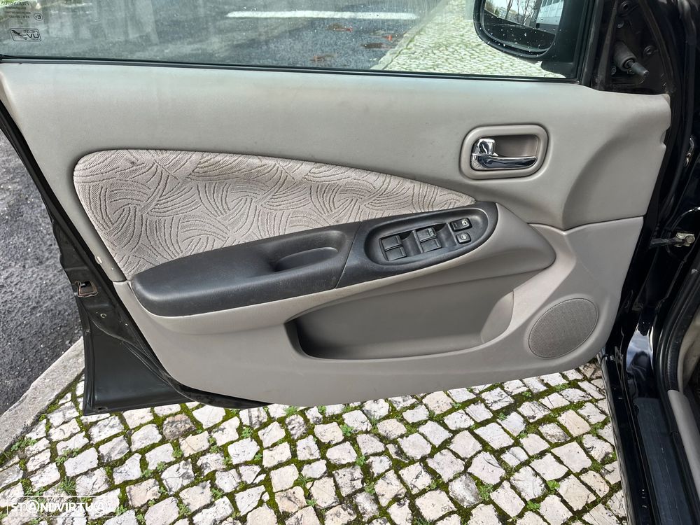 Nissan Almera 2.2 Di Luxury AC - 11