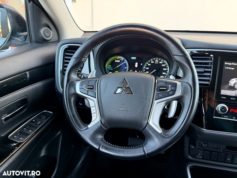 Mitsubishi Outlander - 33