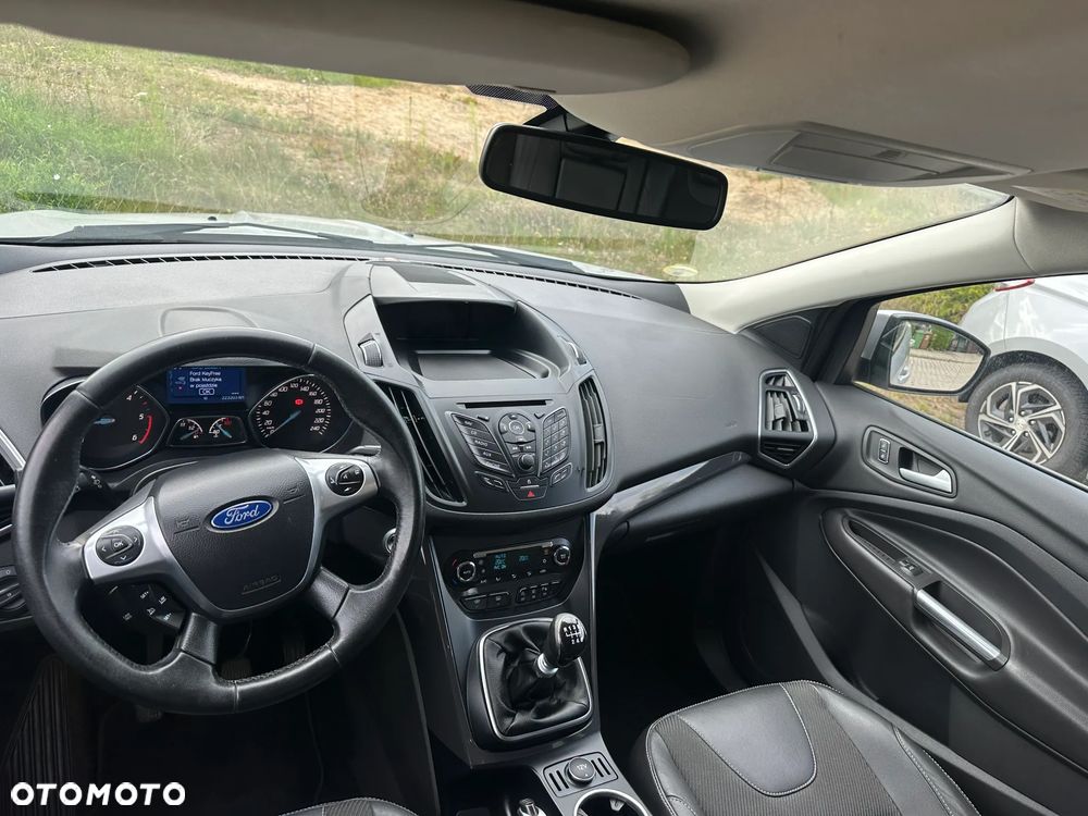 Ford Kuga 2.0 TDCi 2x4 Titanium - 3