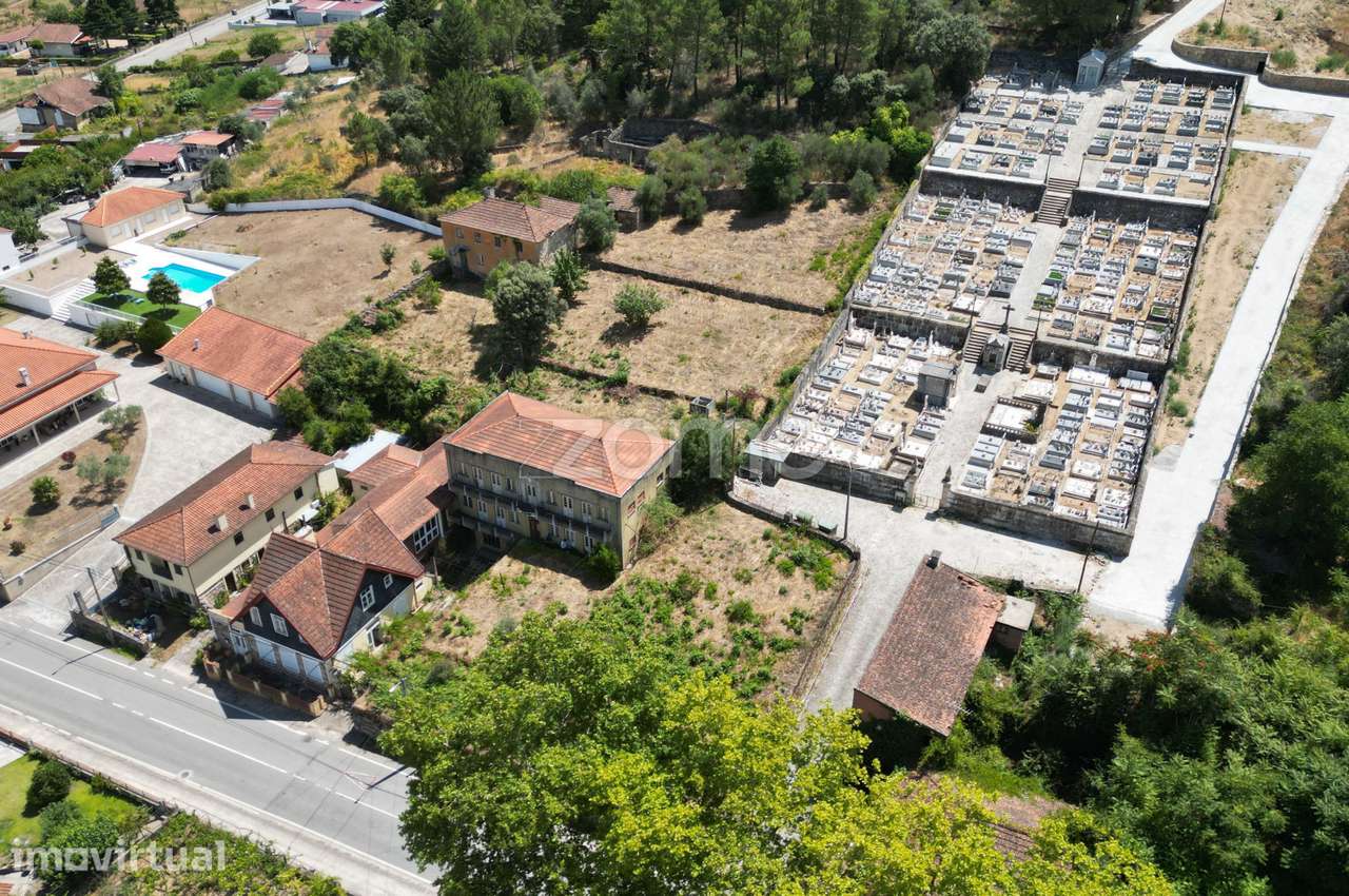 Moradias, 7 artigos 15.520 m² de terreno, 1.622,10 m² area construç... - Grande imagem: 3/15