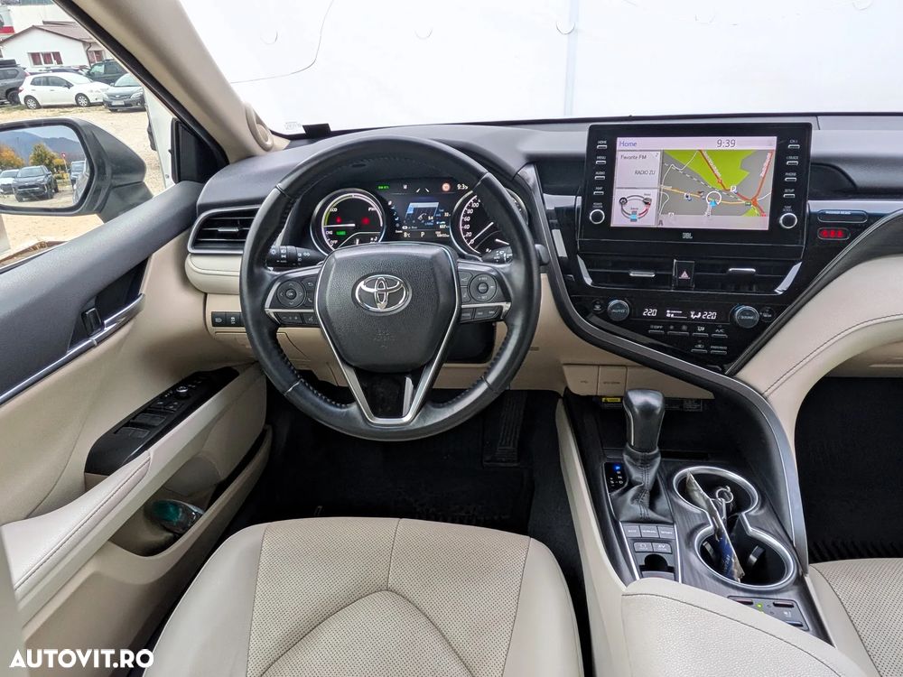 Toyota Camry 2.5 Exclusive - 8