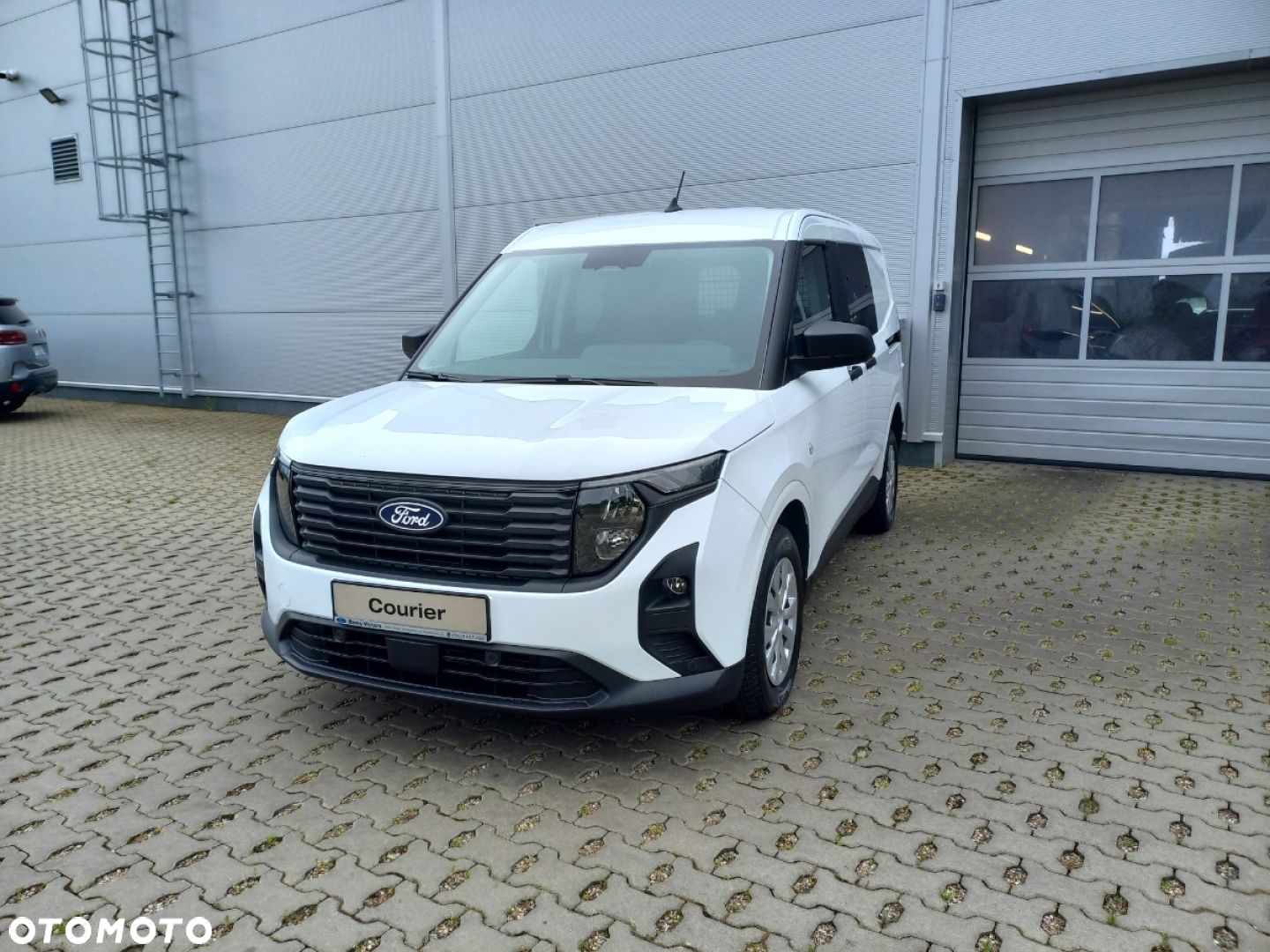Ford Transit Courier - 2