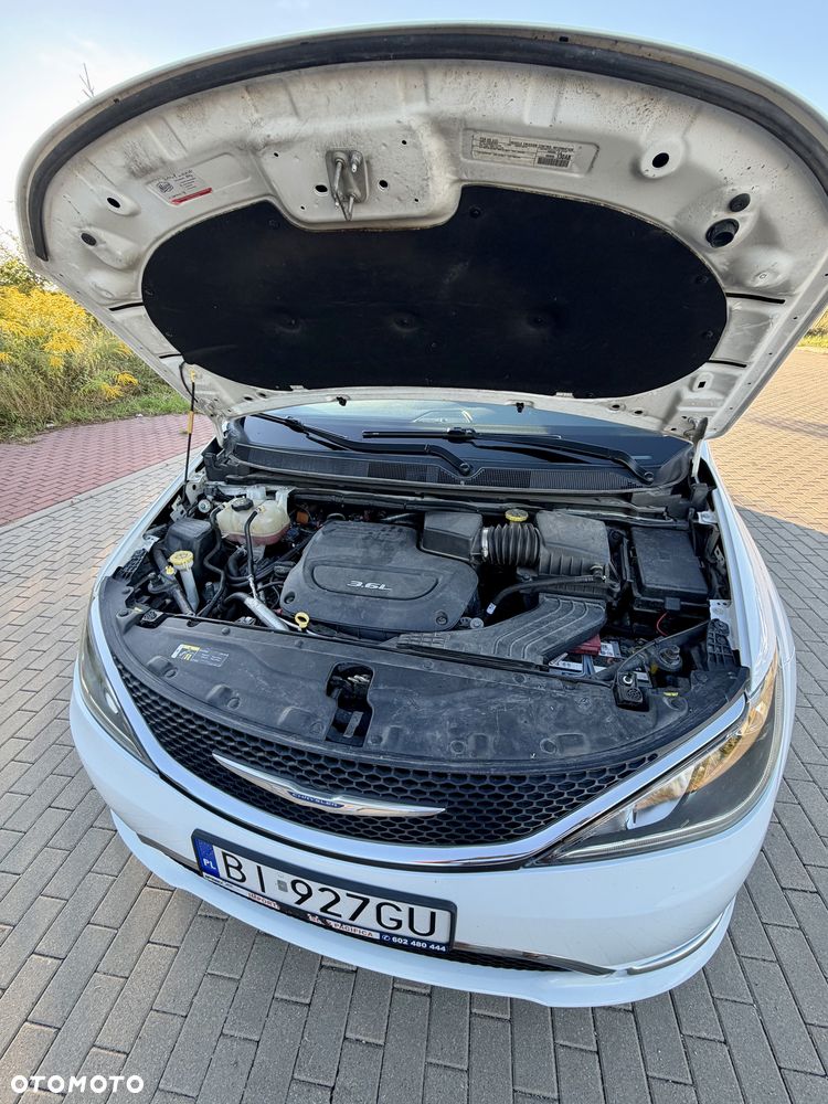 Chrysler Pacifica - 9