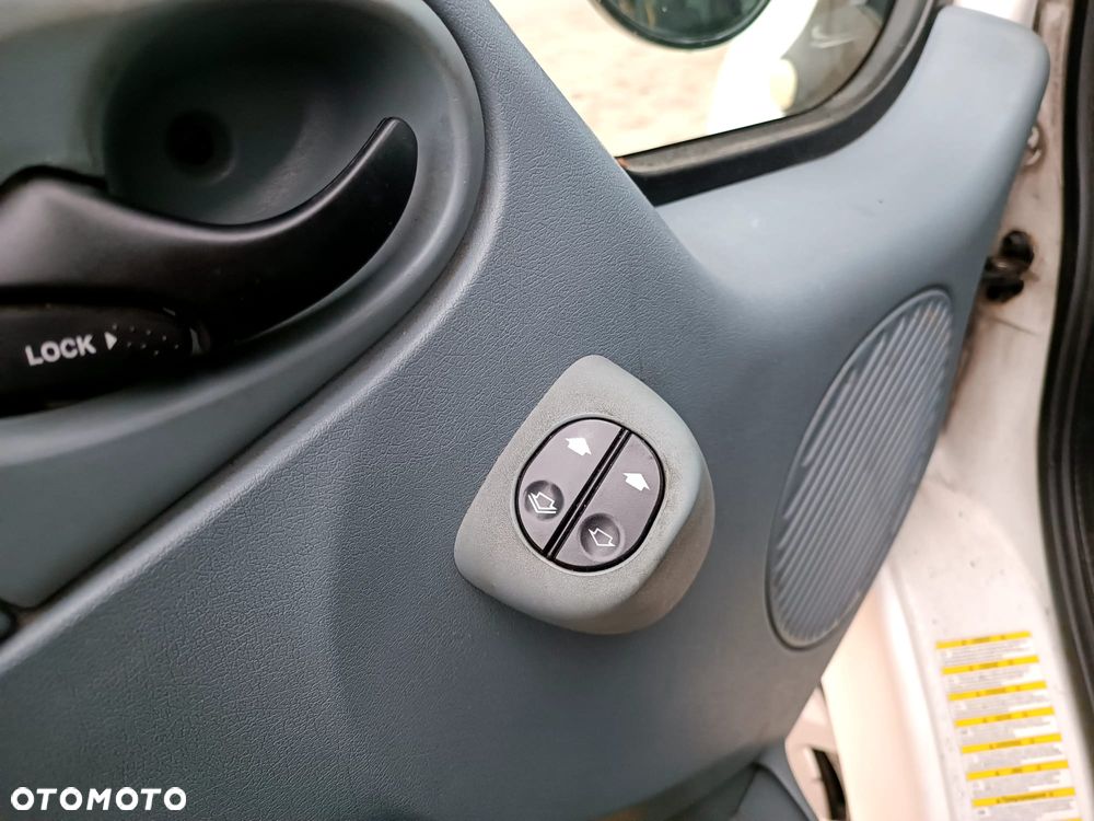 Ford Transit FT300L 2.2 TDCI - 25