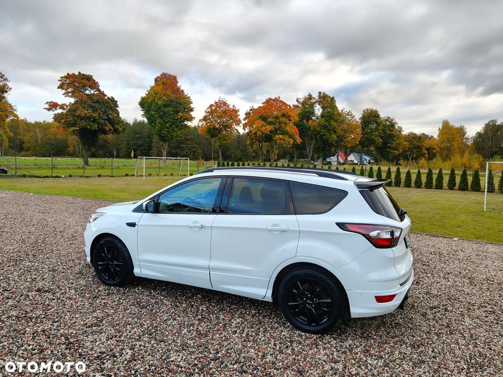 Ford Kuga 1.5 EcoBoost ST-LINE - 36