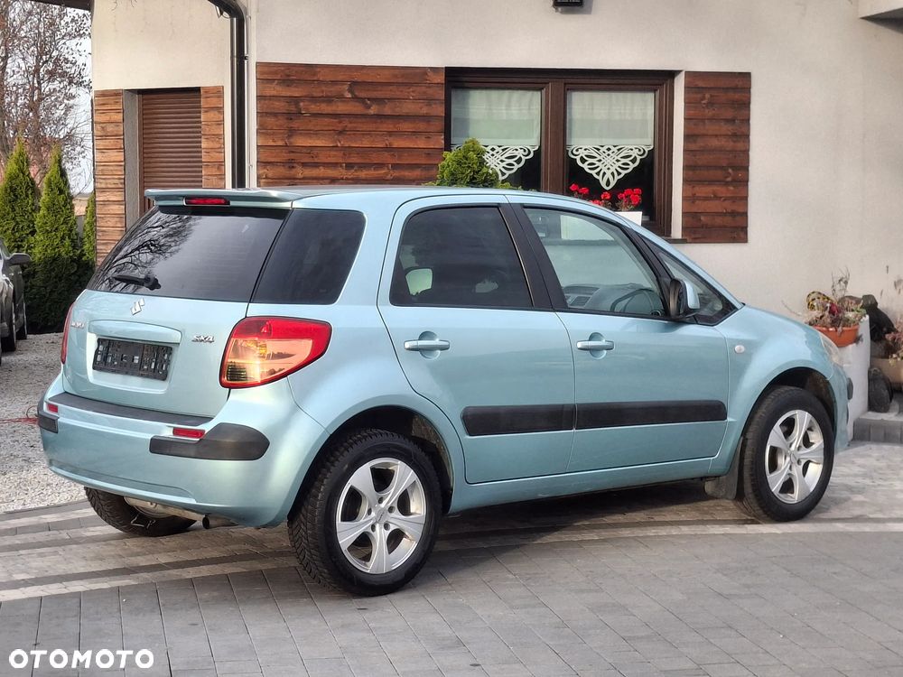 Suzuki SX4 1.6 GS / Premium - 17