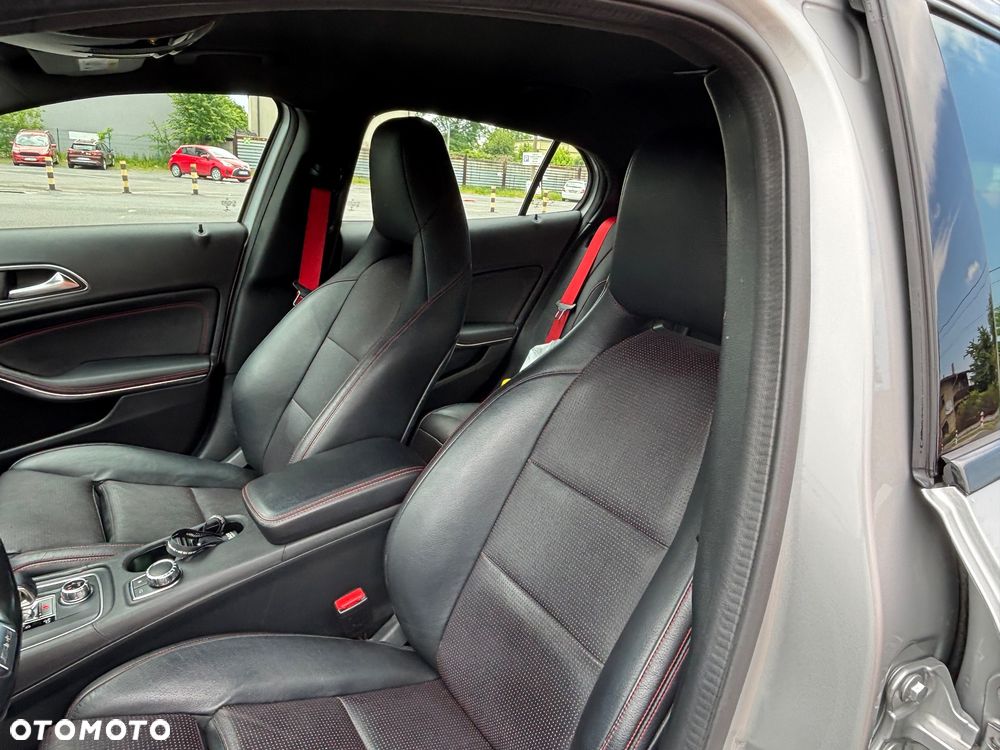 Mercedes-Benz GLA AMG 45 4Matic AMG Speedshift 7G-DCT - 13