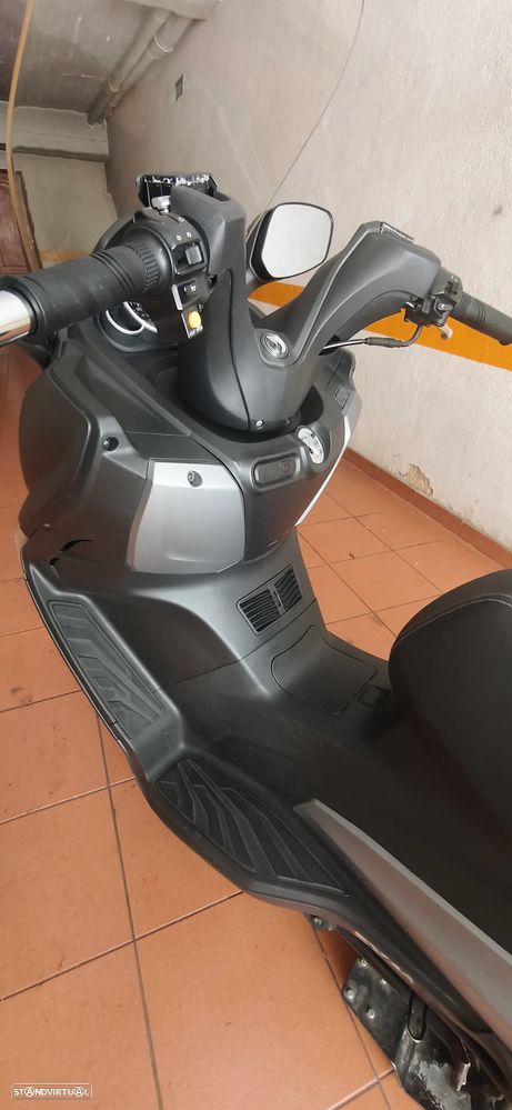 Sym GTS GTS125i - 11