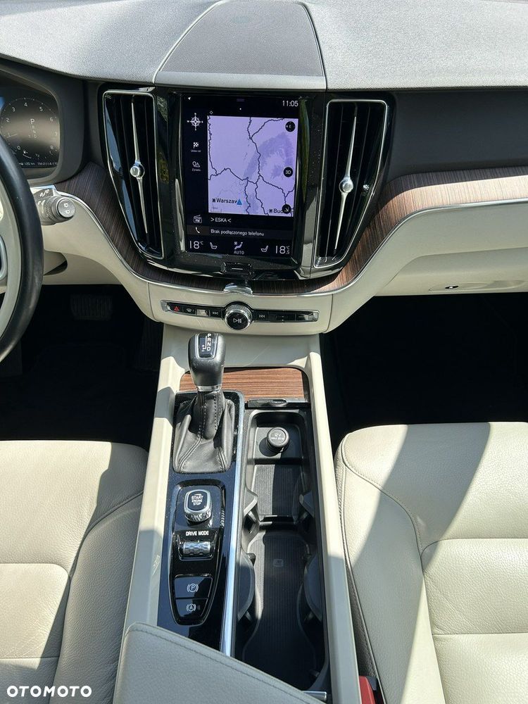 Volvo XC 60 T5 Momentum - 21