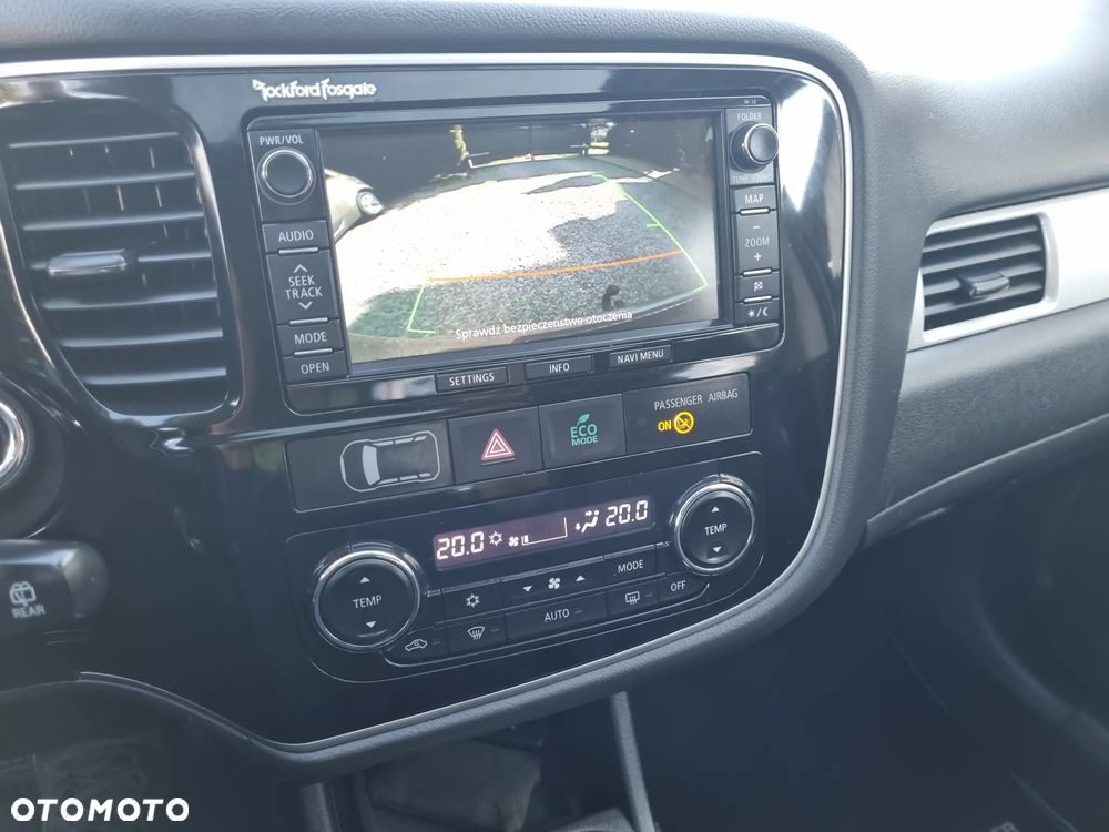 Mitsubishi Outlander 2.0 4WD Top - 31