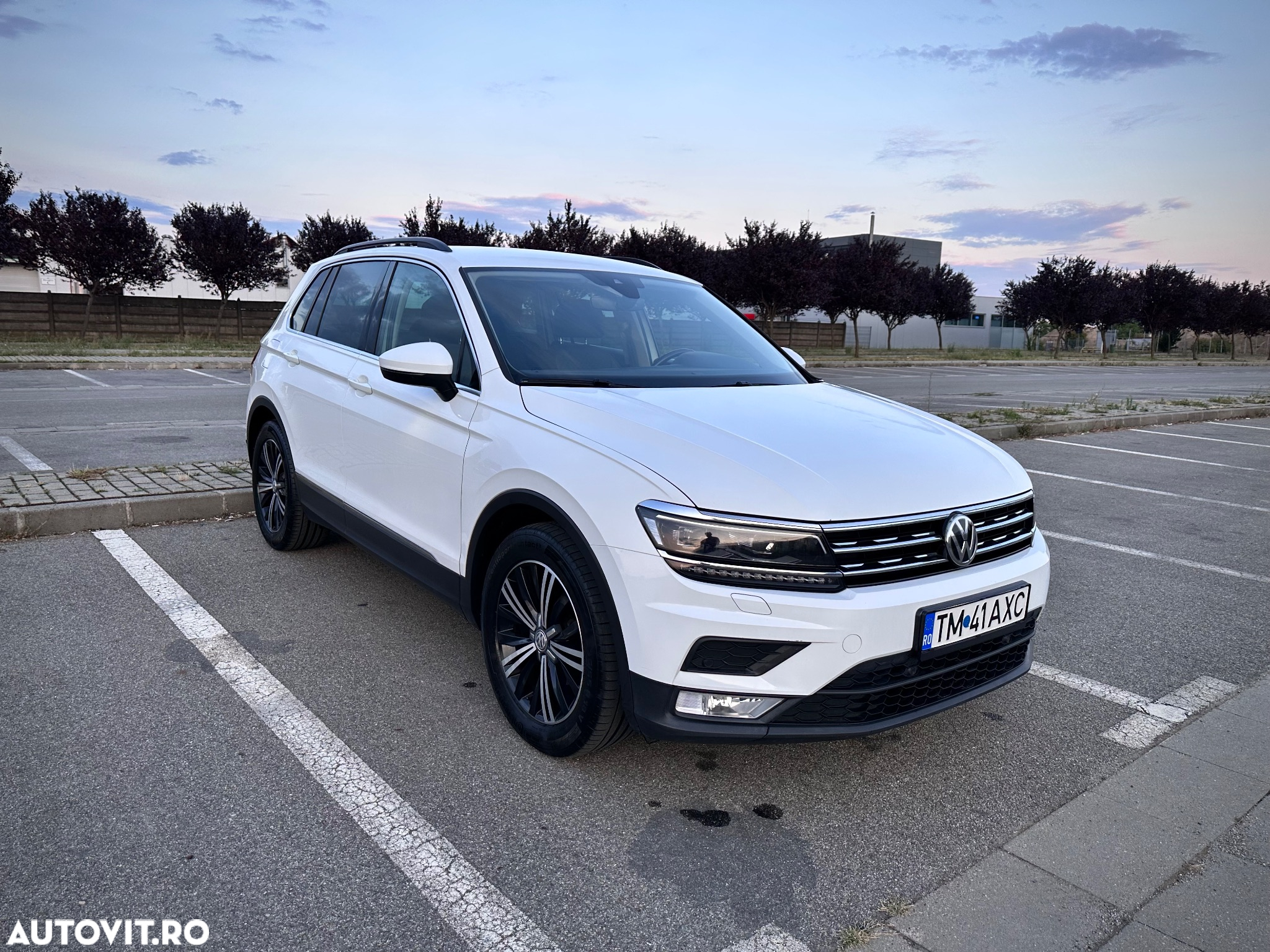 Volkswagen Tiguan 2.0 TDI DPF Comfortline - 2
