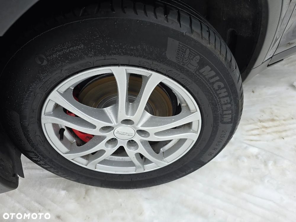 Ford Kuga 2.0 TDCi 2x4 Trend - 15