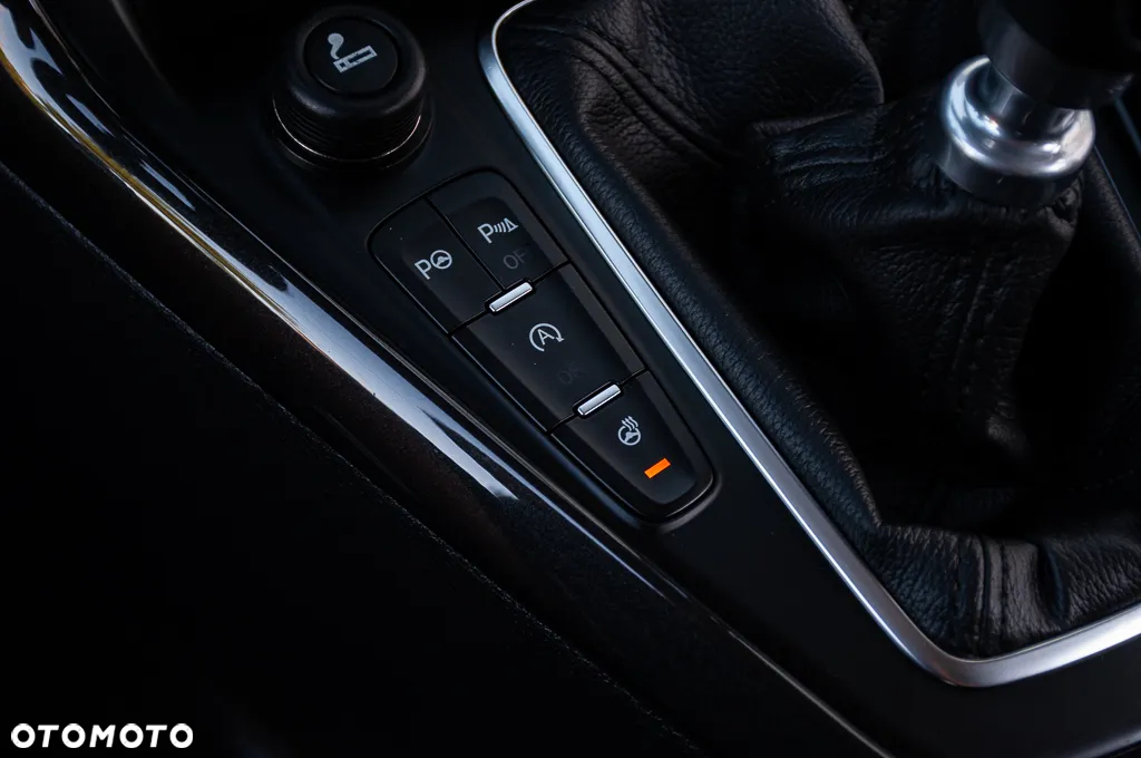 Ford Focus 1.0 EcoBoost Connected - 37