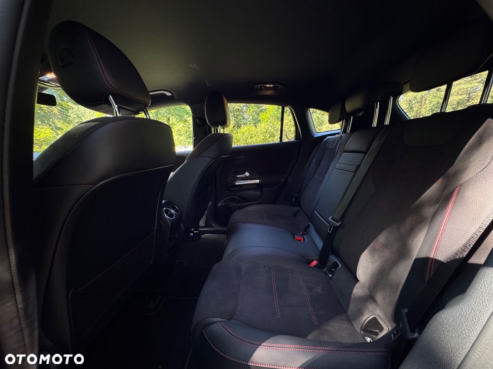 Mercedes-Benz EQA 350 66.5kWh 4-Matic AMG Line - 29