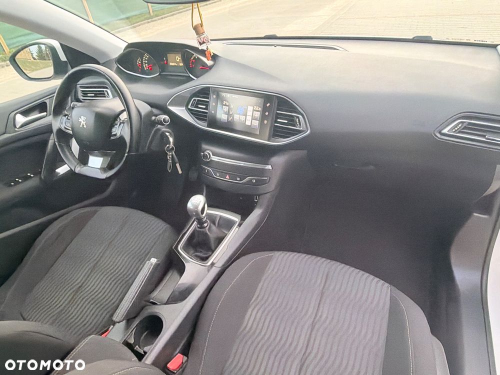 Peugeot 308 1.6 THP Active - 29