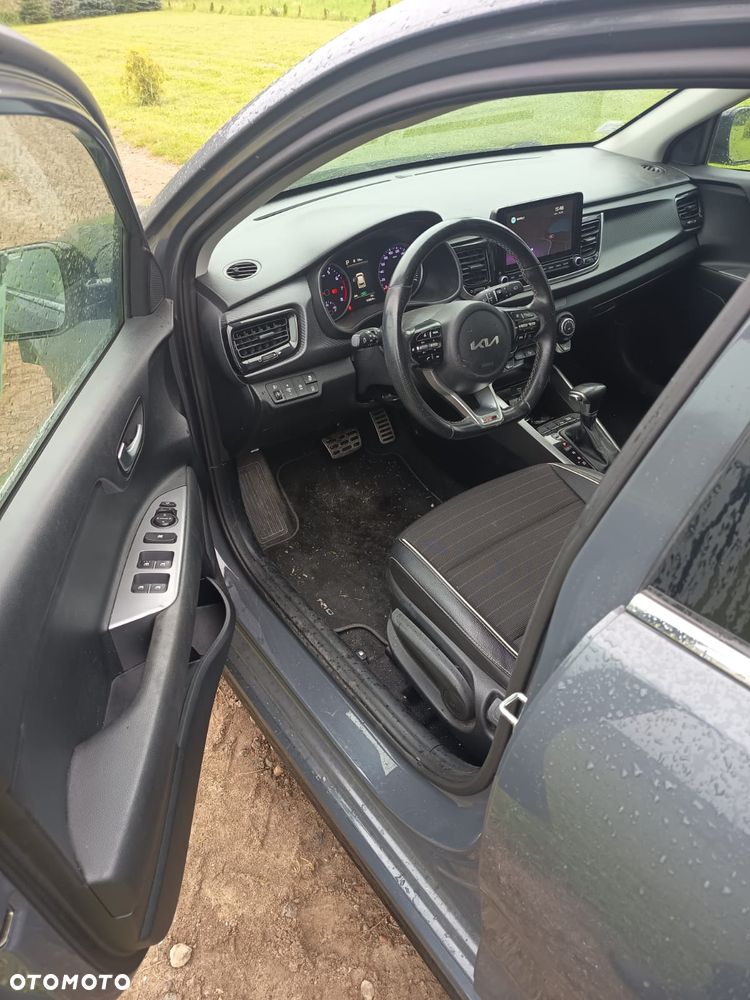 Kia Rio - 11