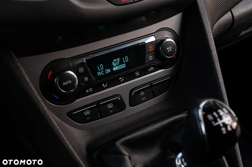 Ford Transit Connect - 34