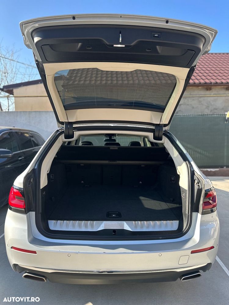 BMW Seria 5 530e Touring Aut. Luxury Line - 33