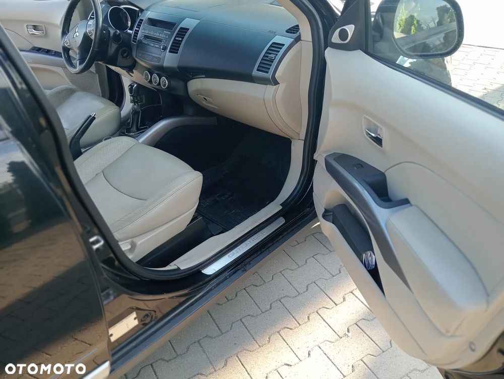 Mitsubishi Outlander 2.0 DID Intense + - 7