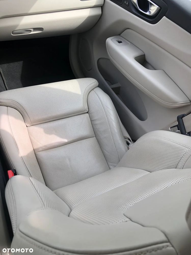 Volvo XC 60 - 25