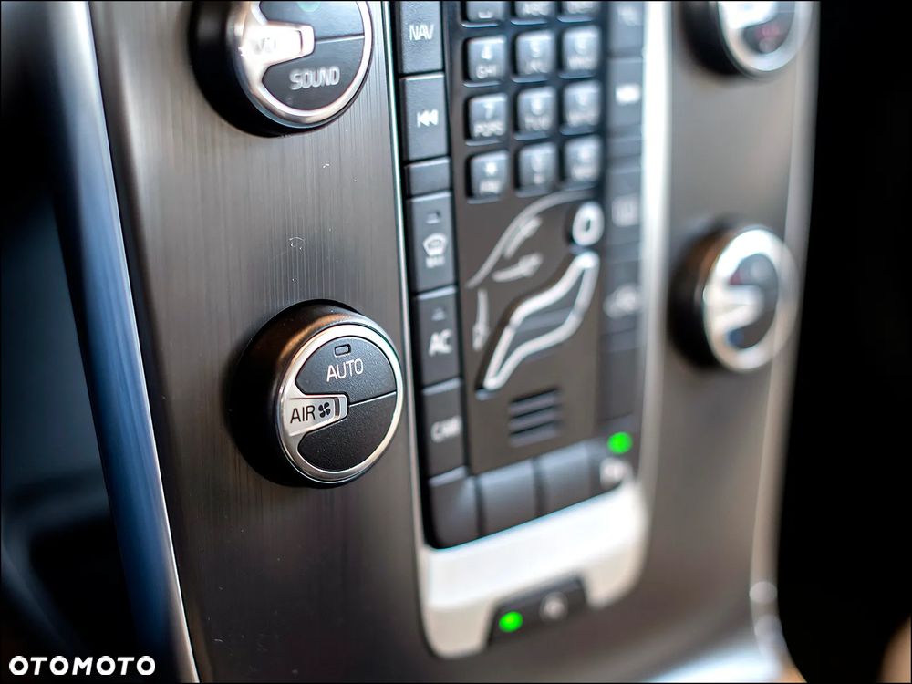 Volvo V40 D2 Summum - 28
