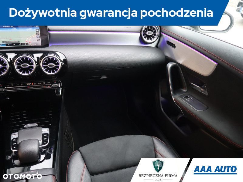 Mercedes-Benz CLA - 10