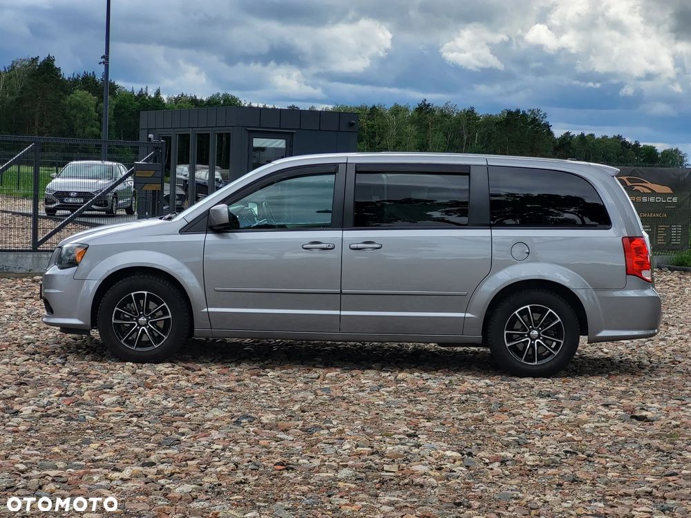 Dodge Grand Caravan - 9