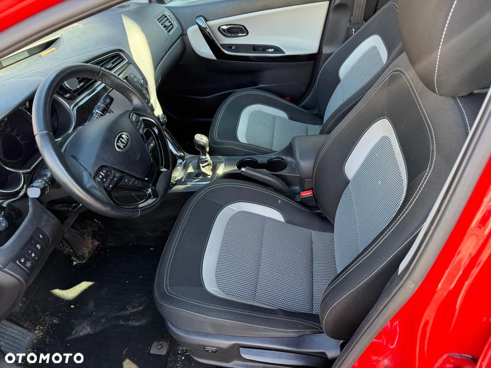 Kia Ceed 1.6 CRDi 136 ISG Vision - 12