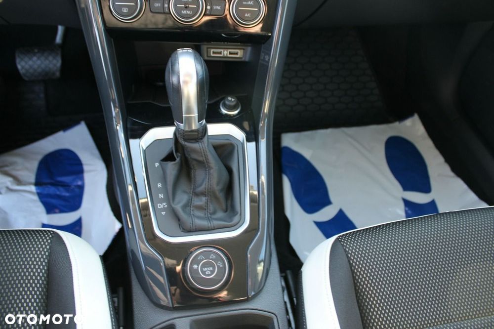 Volkswagen T-Roc - 20
