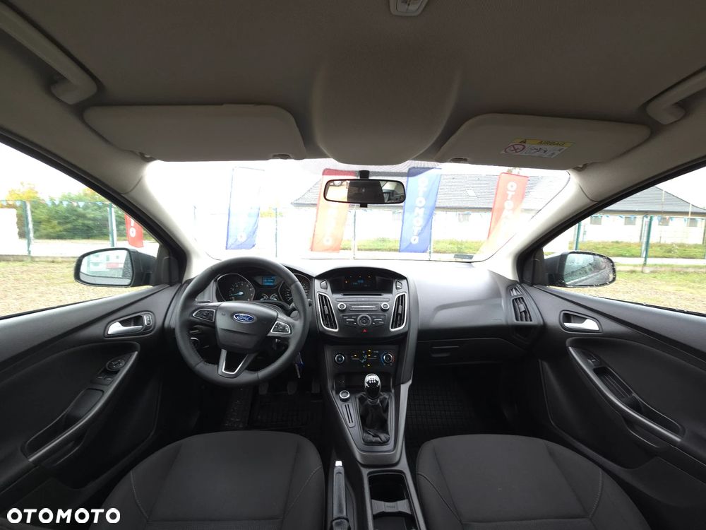 Ford Focus 1.6 Ambiente - 30