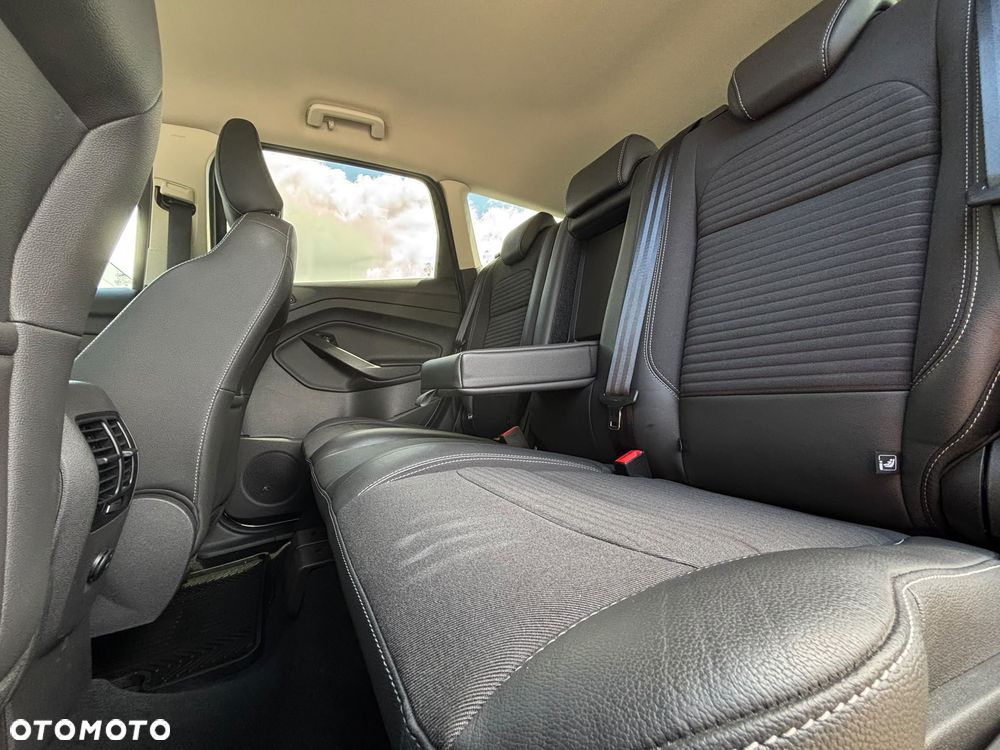 Ford Kuga 2.0 TDCi AWD Titanium - 28
