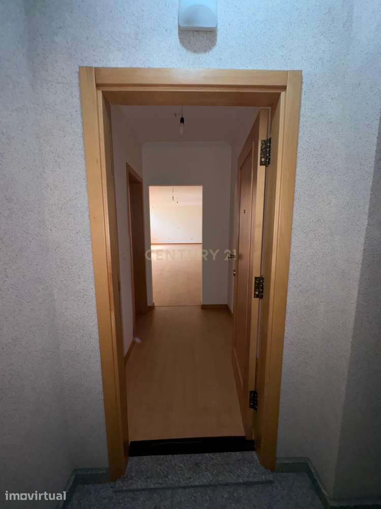 Apartamento T2 em Águeda com Garagem e Varanda - Grande imagem: 4/25