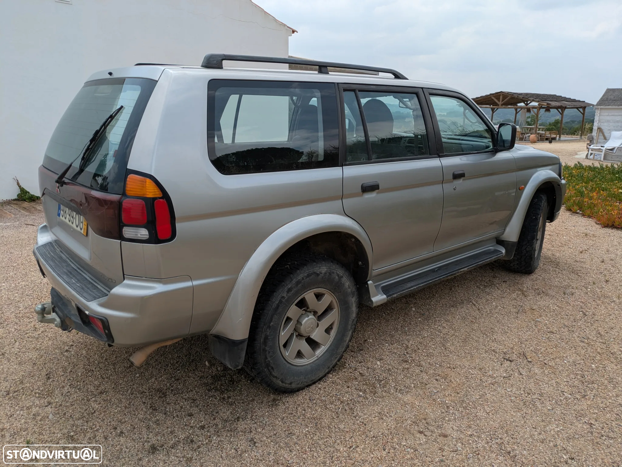 Mitsubishi Pajero Sport 2.5 TD GLS - 6