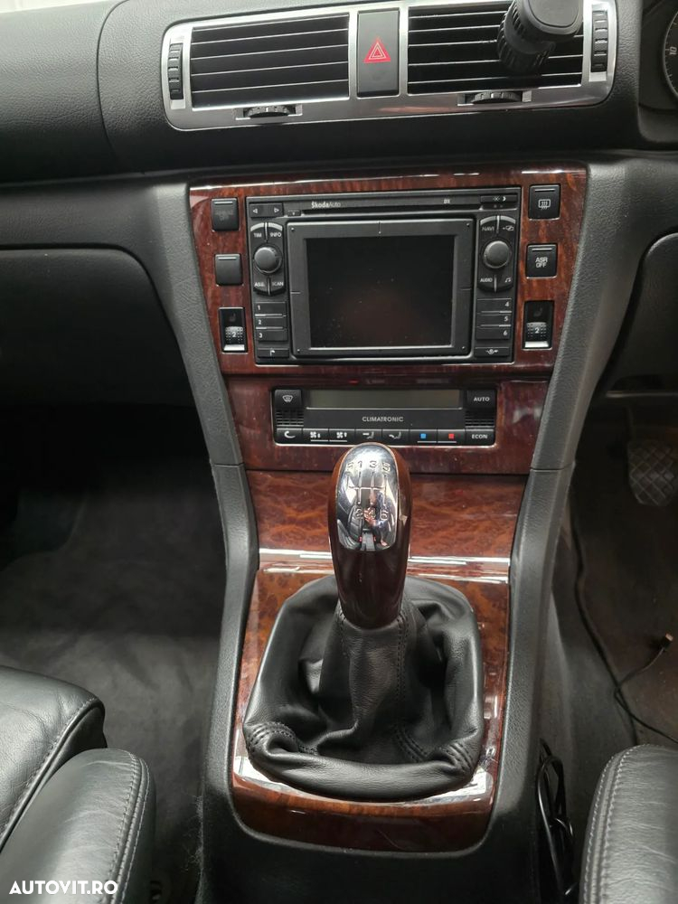 Skoda Superb 2.0 TDI DPF Elegance - 19