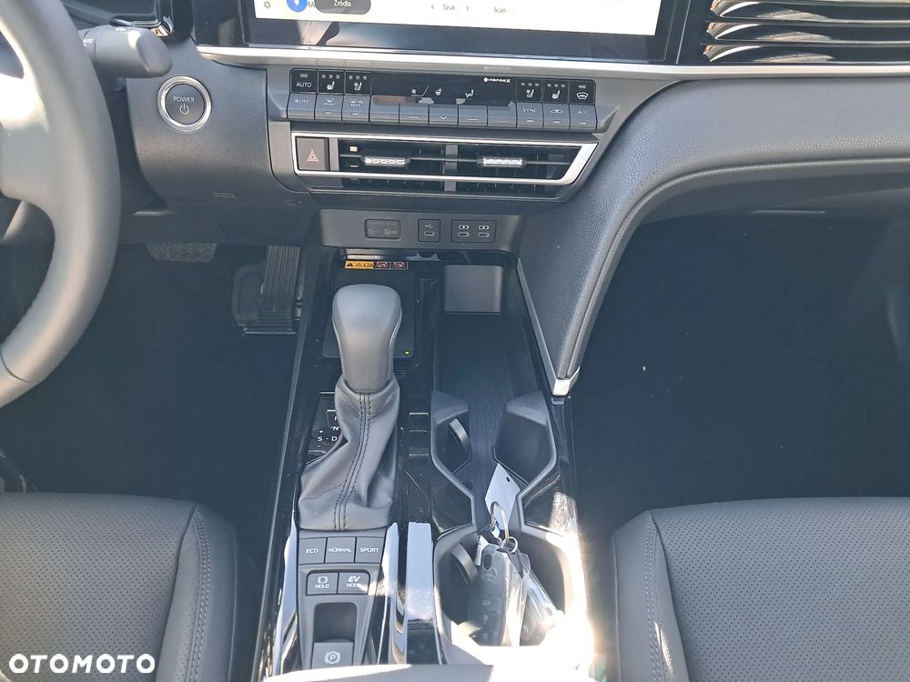 Toyota Camry 2.5 Hybrid Dynamic Force Executive e-CVT - 17