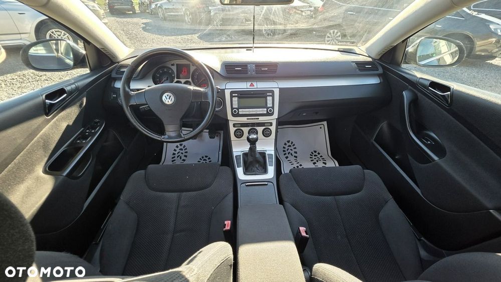 Volkswagen Passat - 15