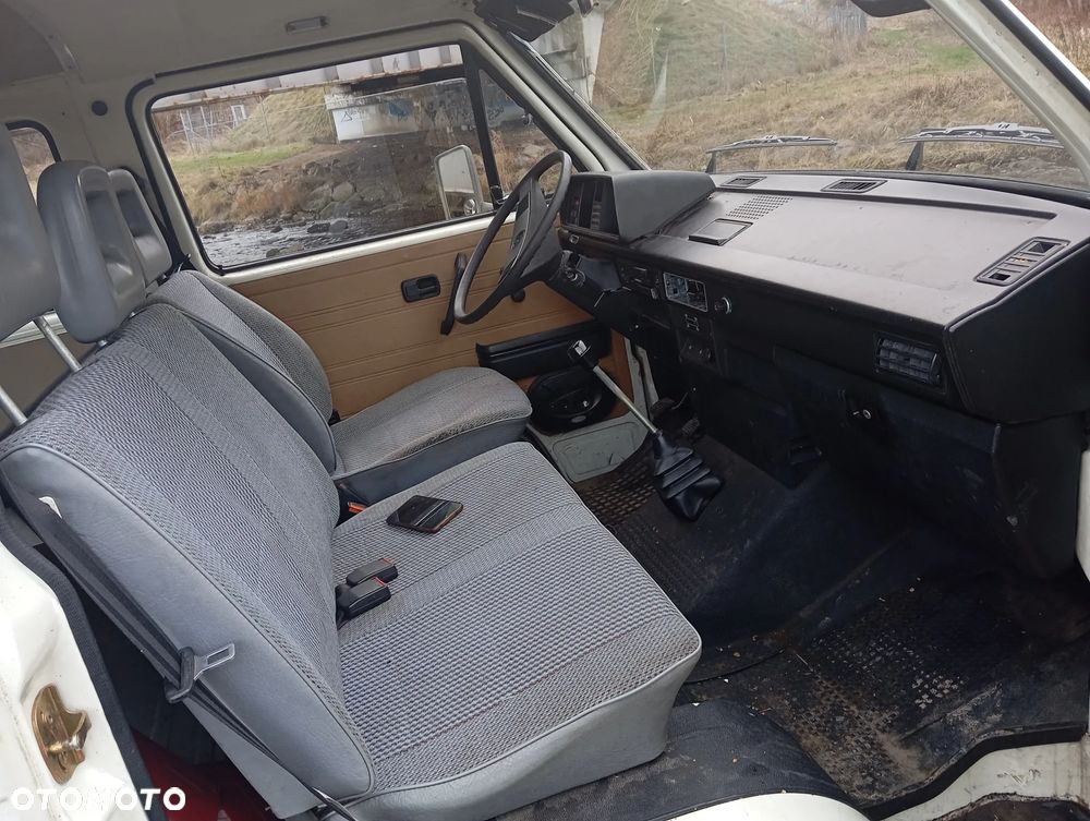 Volkswagen Transporter - 21