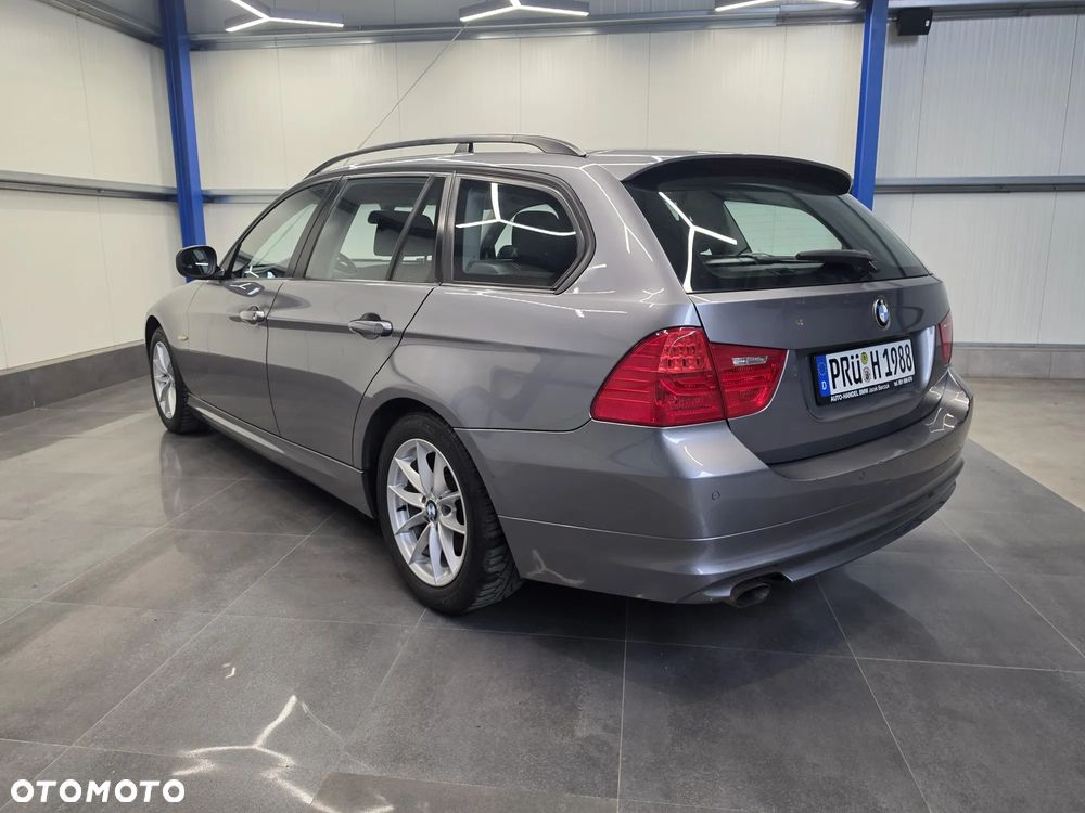 BMW Seria 3 318d DPF - 13