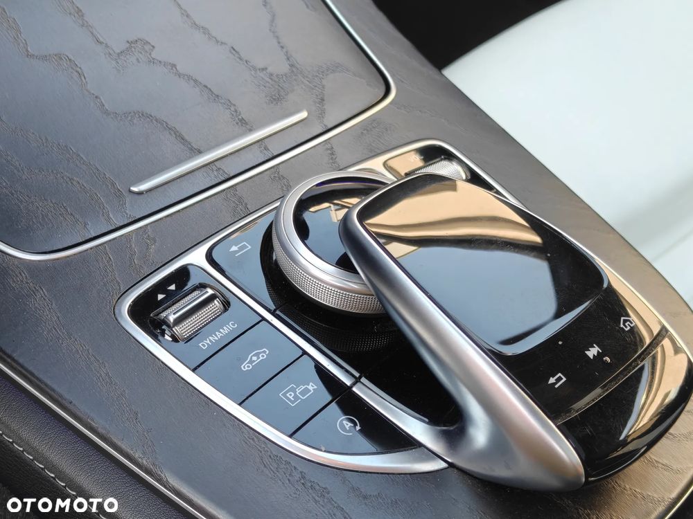 Mercedes-Benz Klasa E 400 4Matic 9G-TRONIC AMG Line - 21