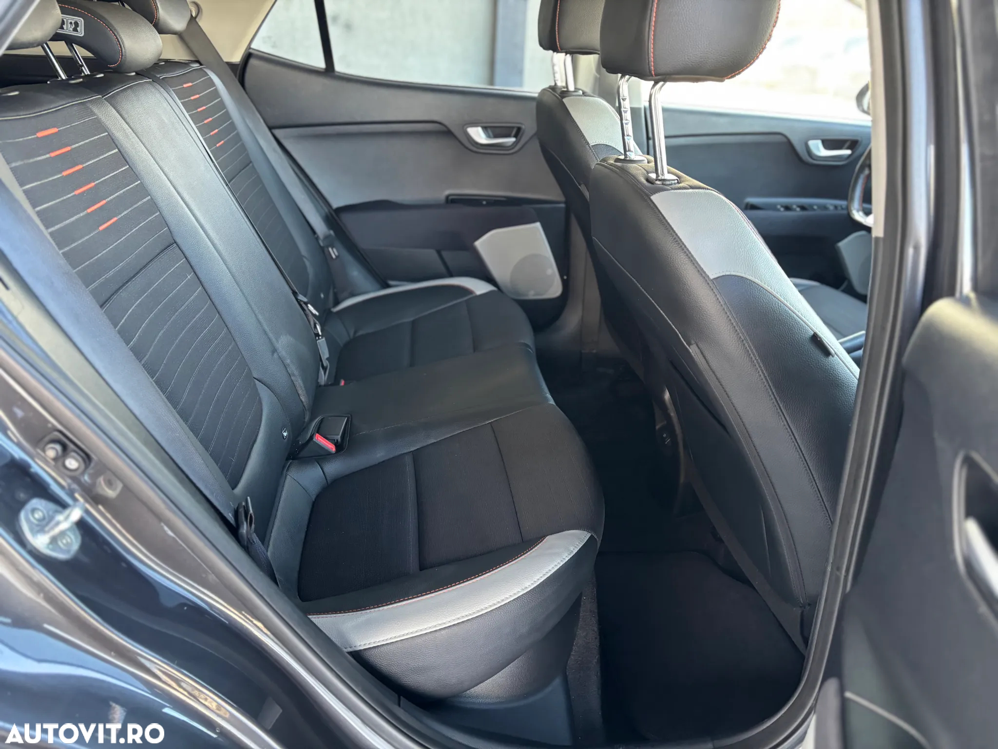 Kia Stonic 1.0 T-GDI HP Urban - 39