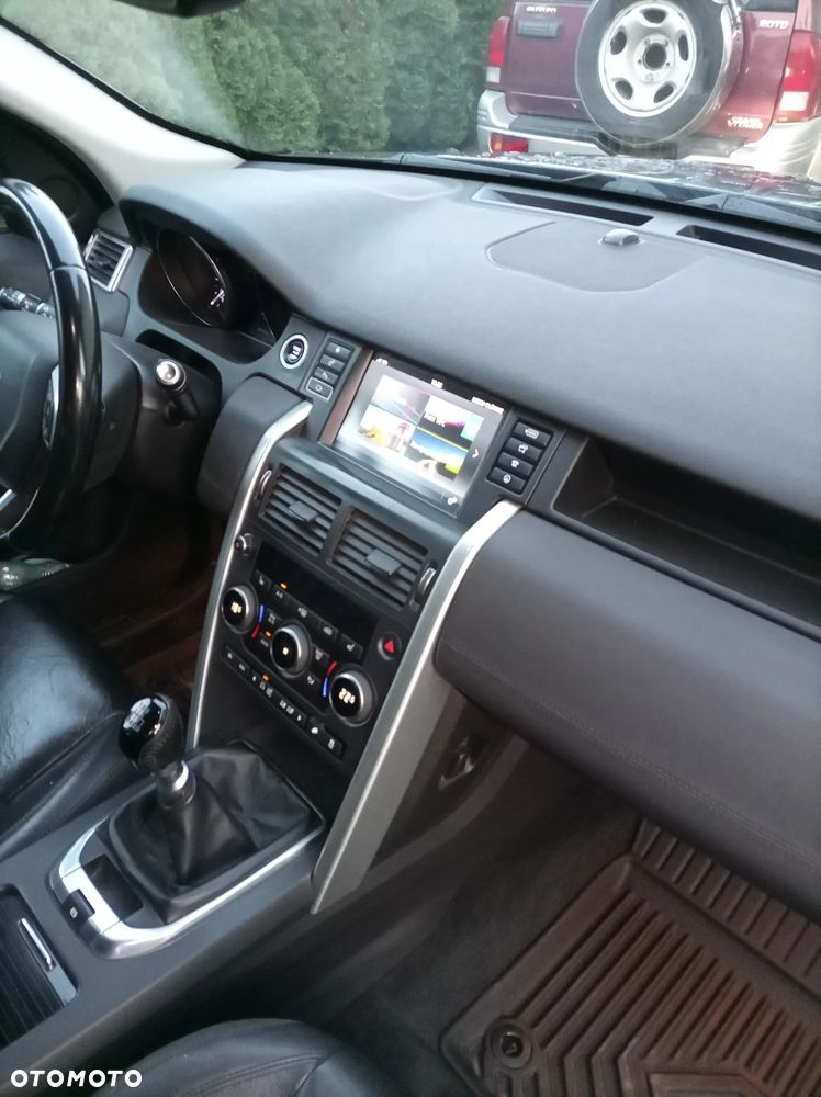 Land Rover Discovery Sport - 11