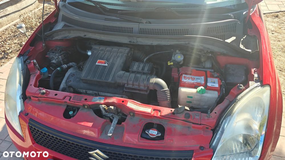 Suzuki Swift 1.3 GC - 2